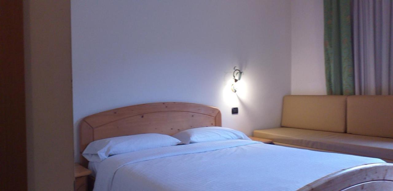 Hotel Villa Fosine Пинцоло Экстерьер фото