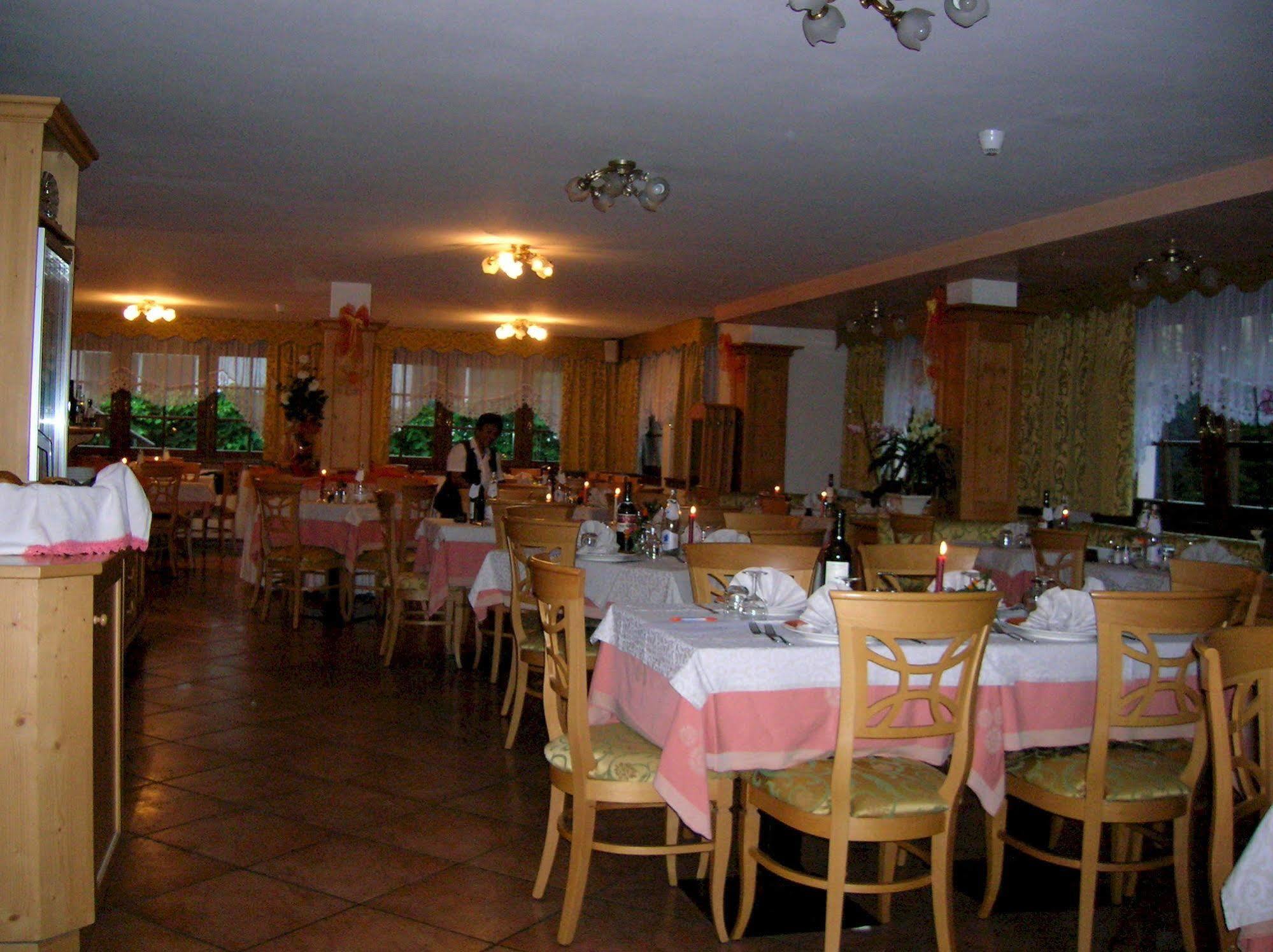 Hotel Villa Fosine Пинцоло Экстерьер фото